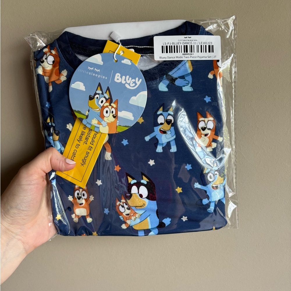 Little Sleepies NIB 2T Bluey Set